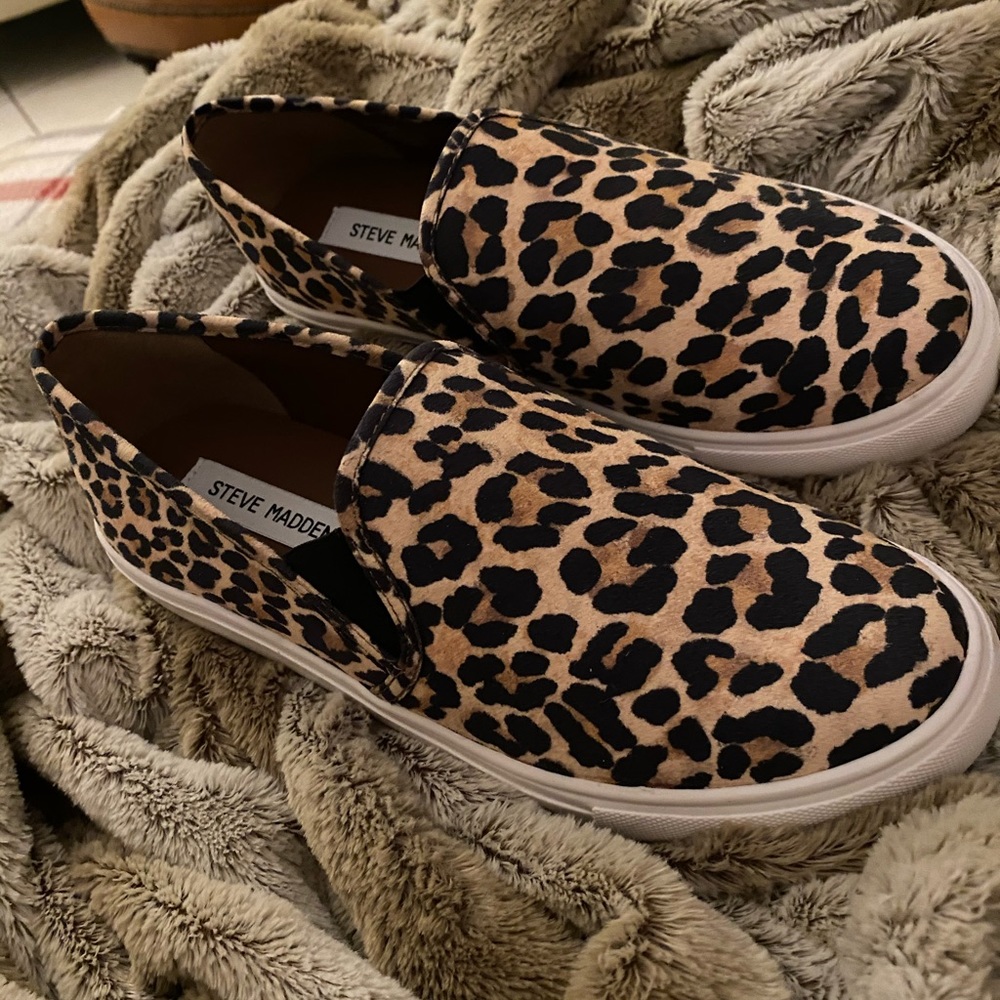 Steve madden slip on cheetah print shoes NWT